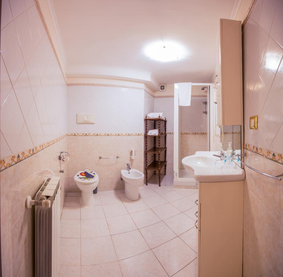 מלון פיומיצ'ינו Hillary House מראה חיצוני תמונה