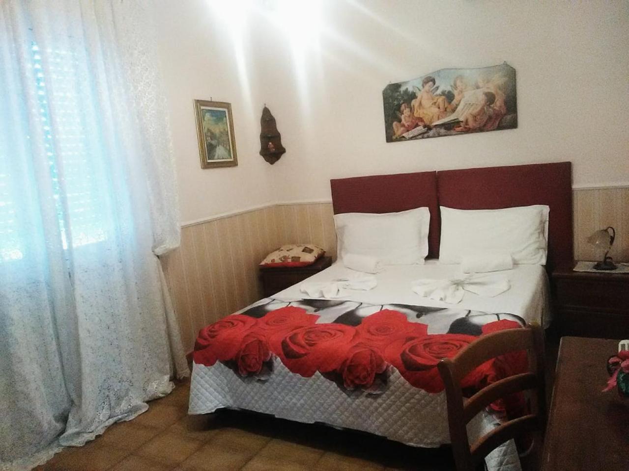 מלון פיומיצ'ינו Hillary House מראה חיצוני תמונה