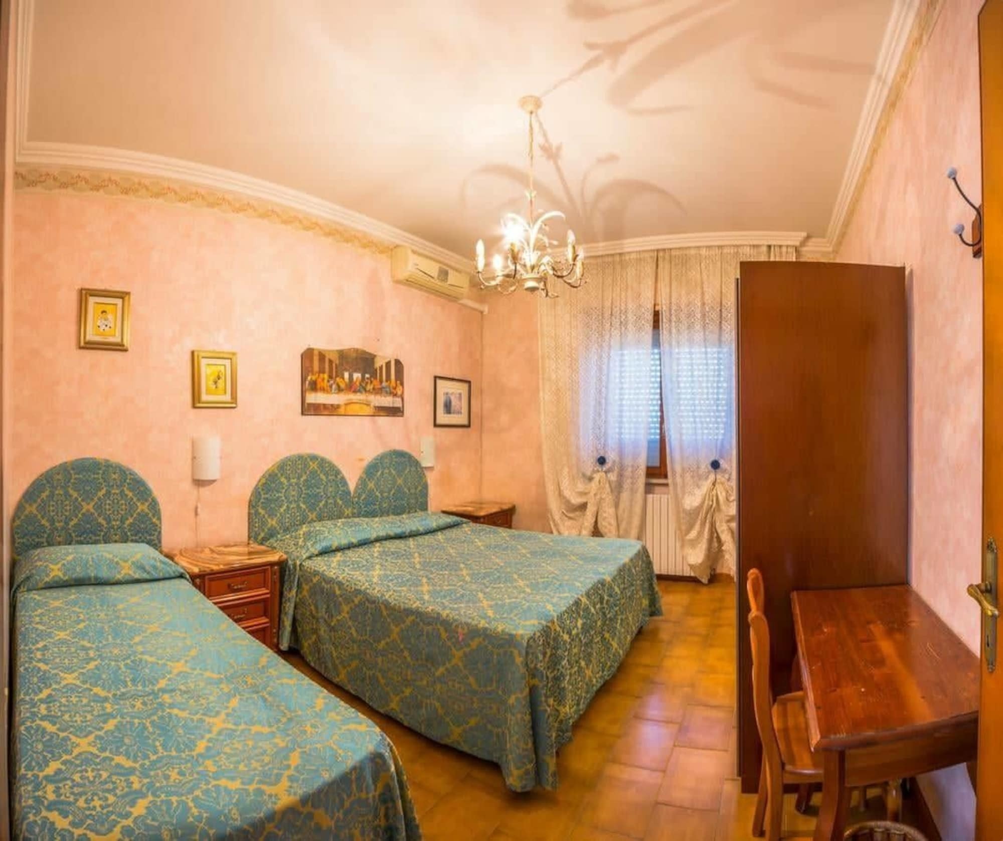 מלון פיומיצ'ינו Hillary House מראה חיצוני תמונה